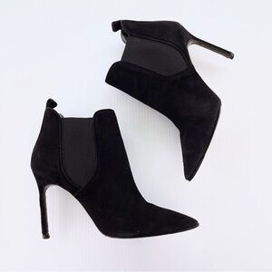 Manolo Blahnik Black Suede High Heeled Pointed Toe Ankle Booties size 8